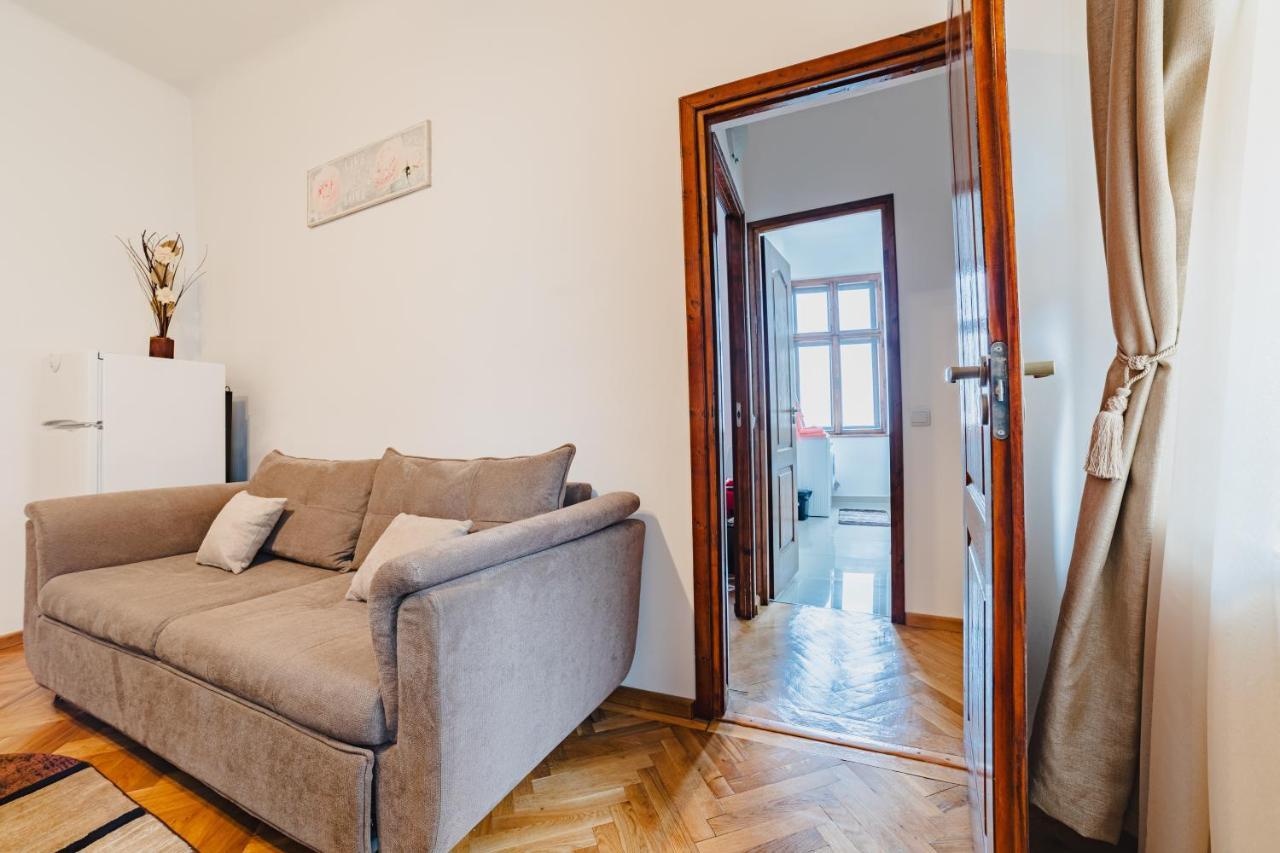Old Lux Apartament Brașov